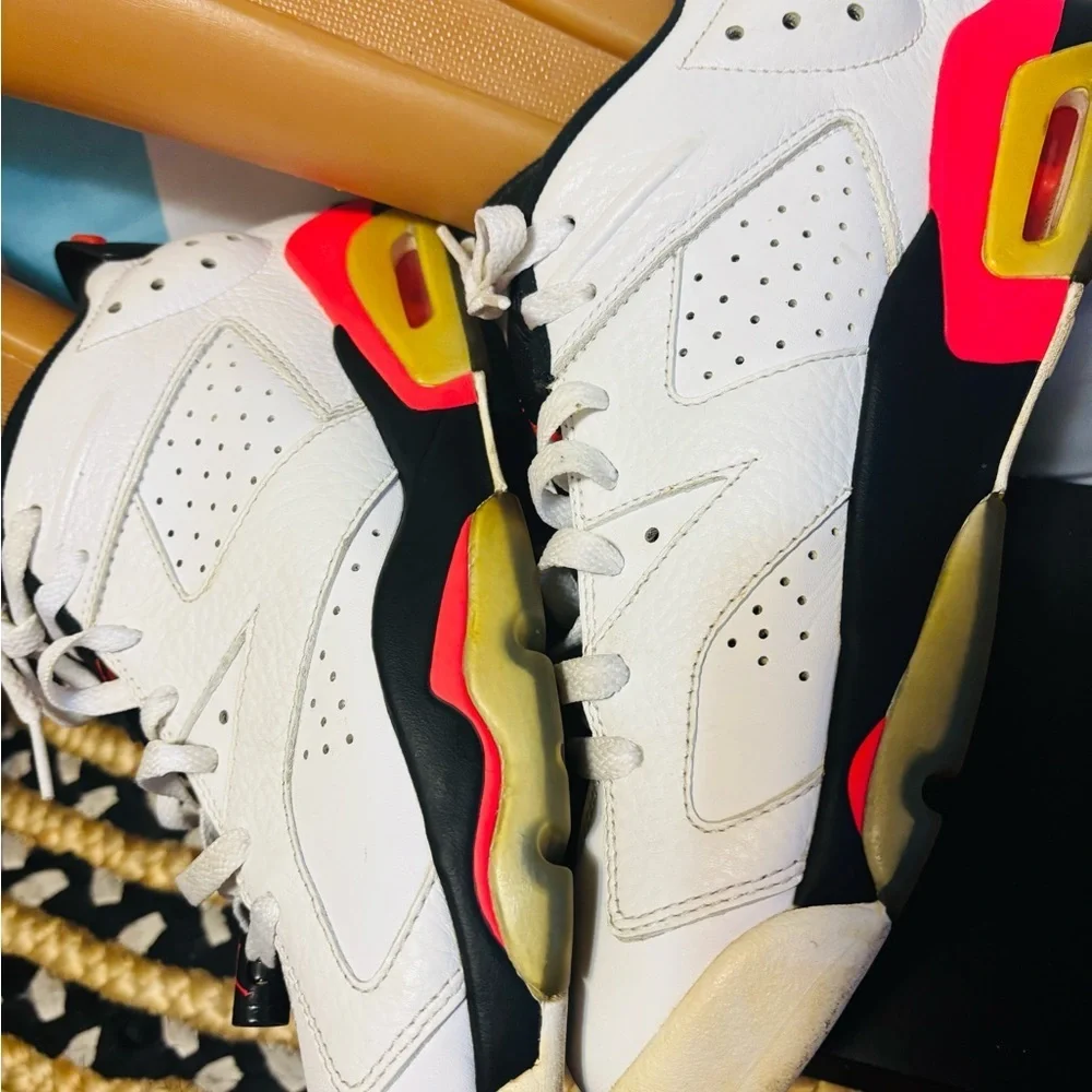Air Jordan 6 Retro Low 